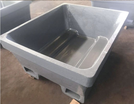 Les poubelles de déchets et les moules de lingots